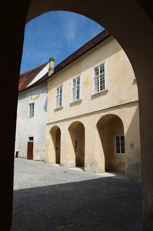 img00024.jpg